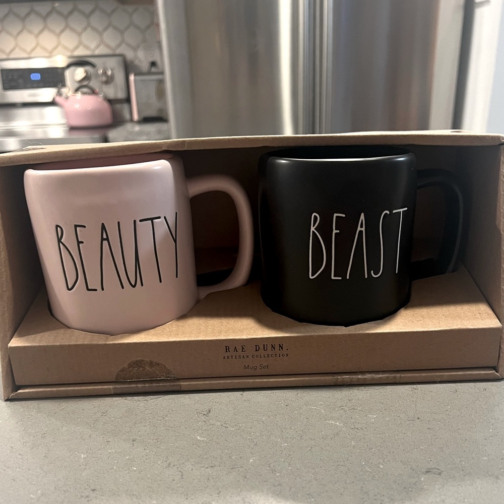 Rae Dunn mug set